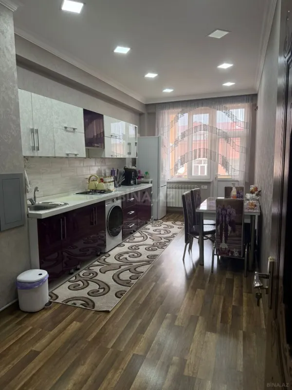 Satılır 4 otaqlı mənzil 154 m²