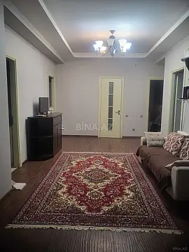 Satılır 4 otaqlı mənzil 180 m²