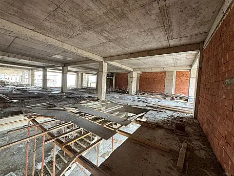 Satılır obyekt 950 m²