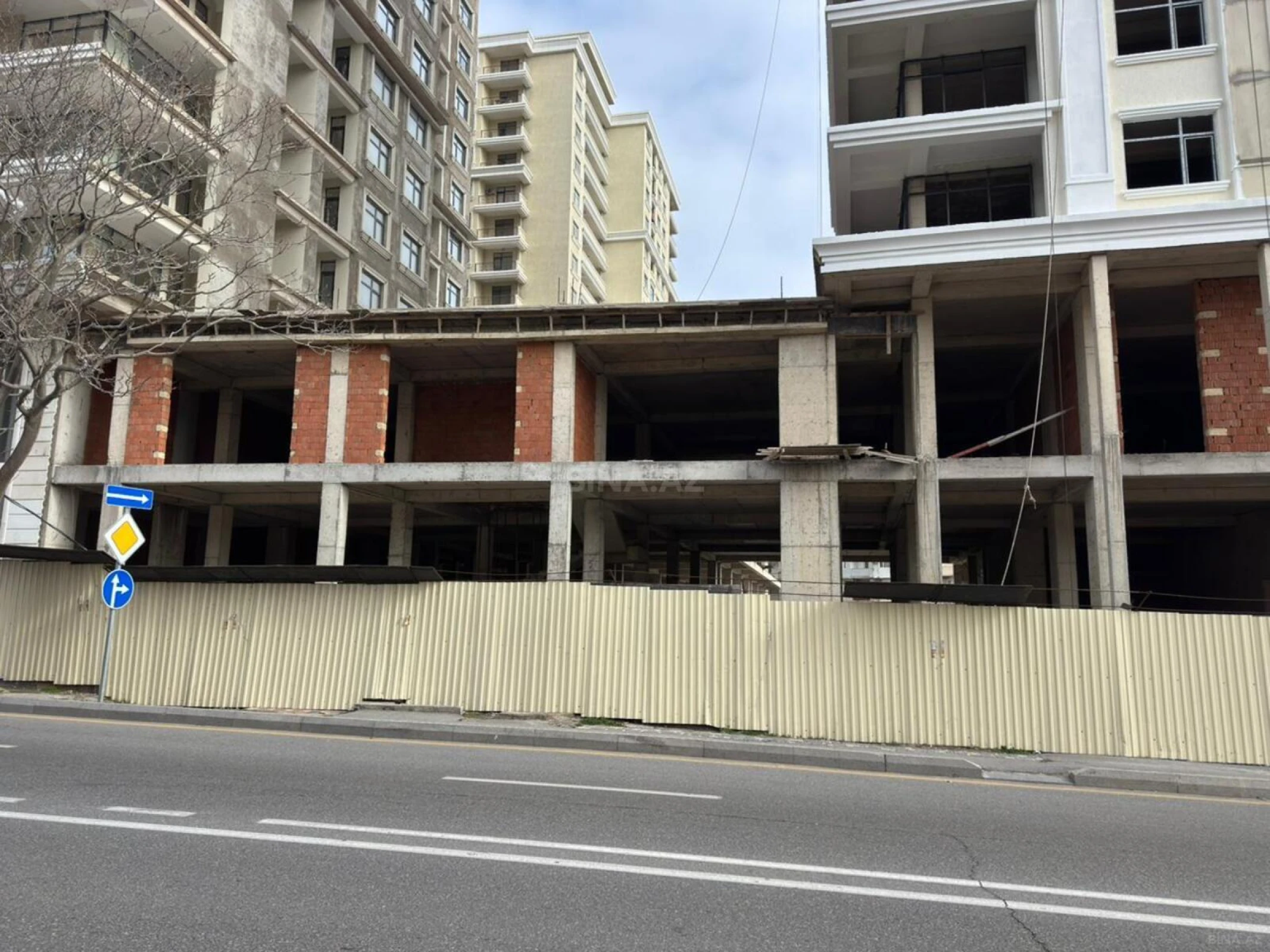 Satılır obyekt 950 m²