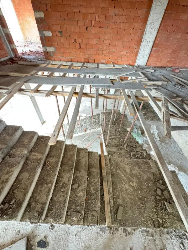 Satılır obyekt 950 m²