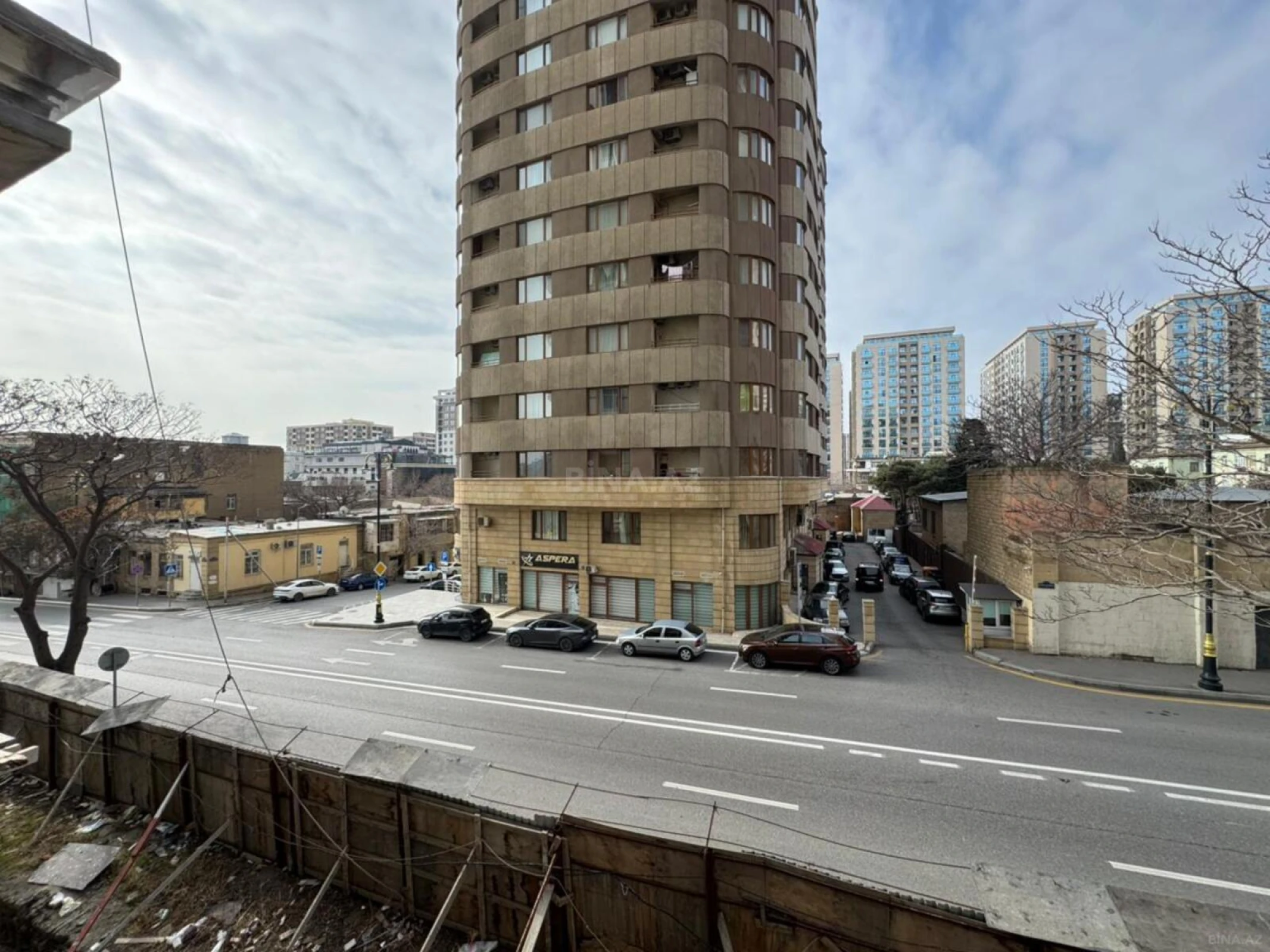 Satılır obyekt 950 m²