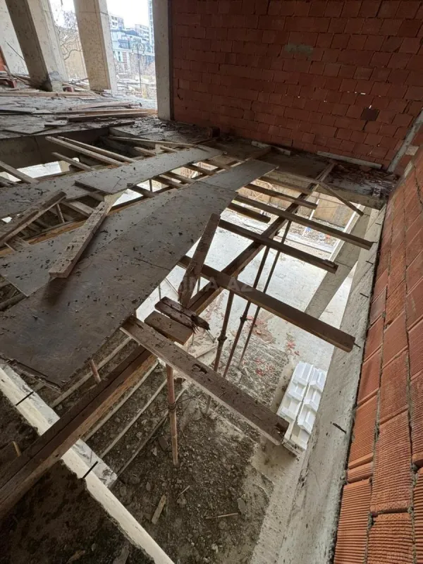 Satılır obyekt 950 m²