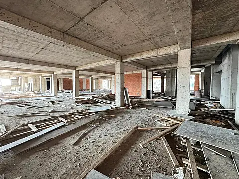 Satılır obyekt 950 m²