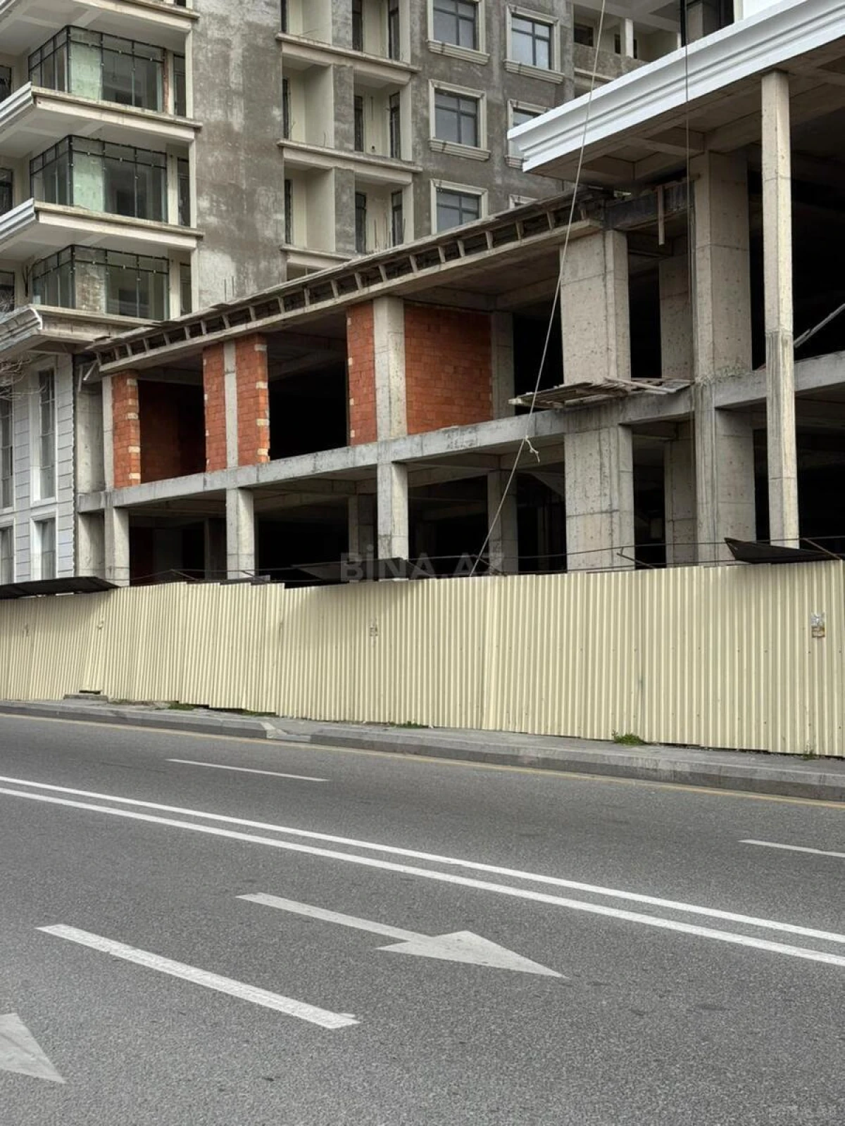 Satılır obyekt 950 m²