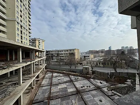 Satılır obyekt 950 m²