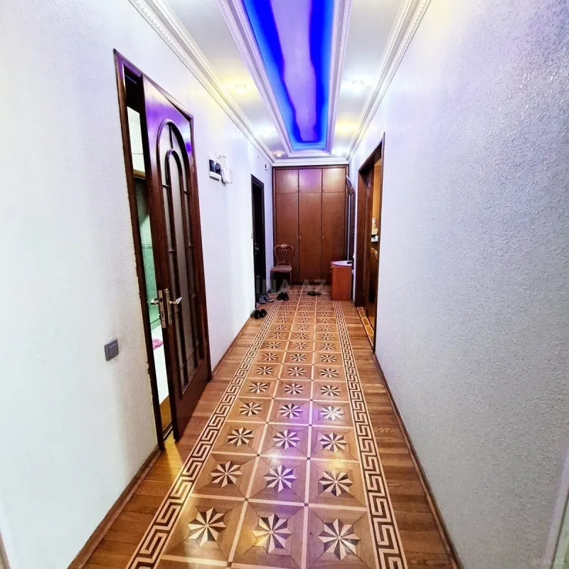 Satılır 3 otaqlı mənzil 165 m²