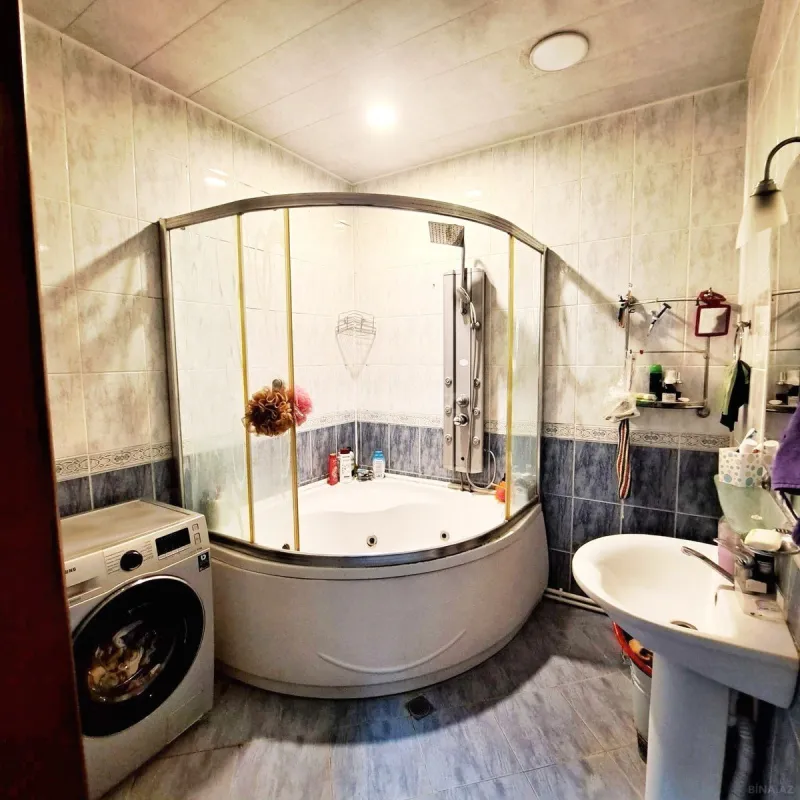 Satılır 3 otaqlı mənzil 165 m²