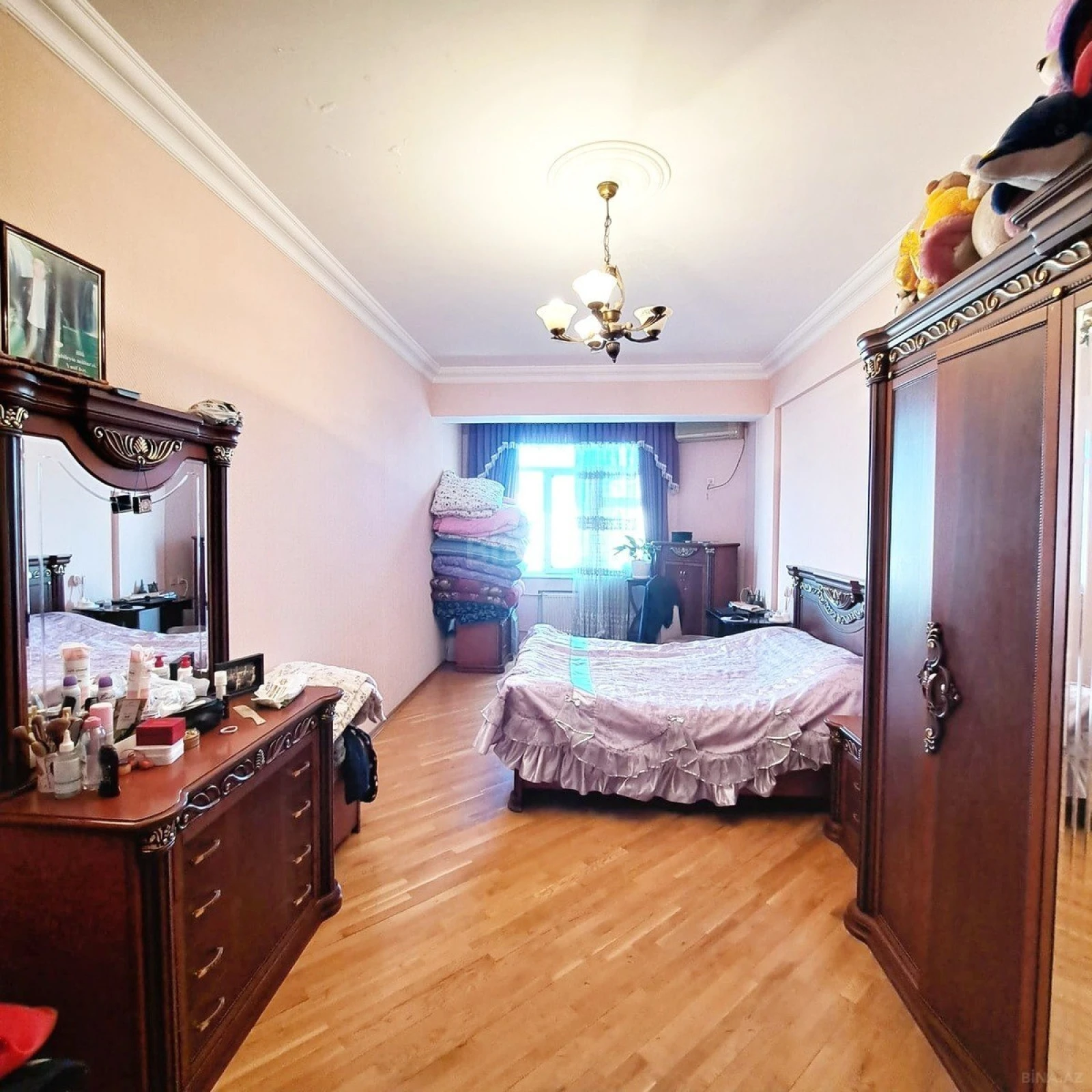 Satılır 3 otaqlı mənzil 165 m²