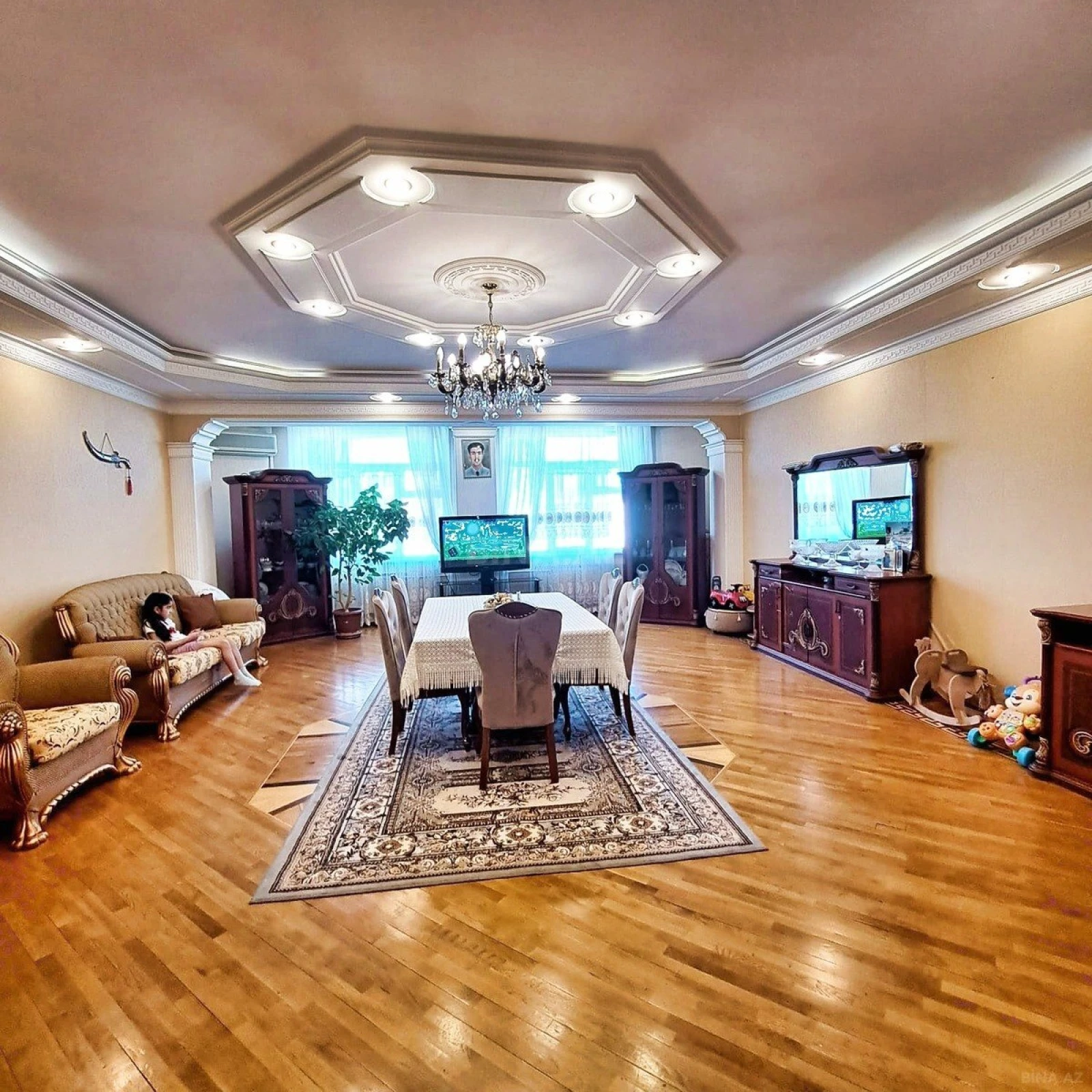 Satılır 3 otaqlı mənzil 165 m²