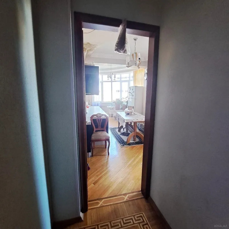 Satılır 3 otaqlı mənzil 165 m²