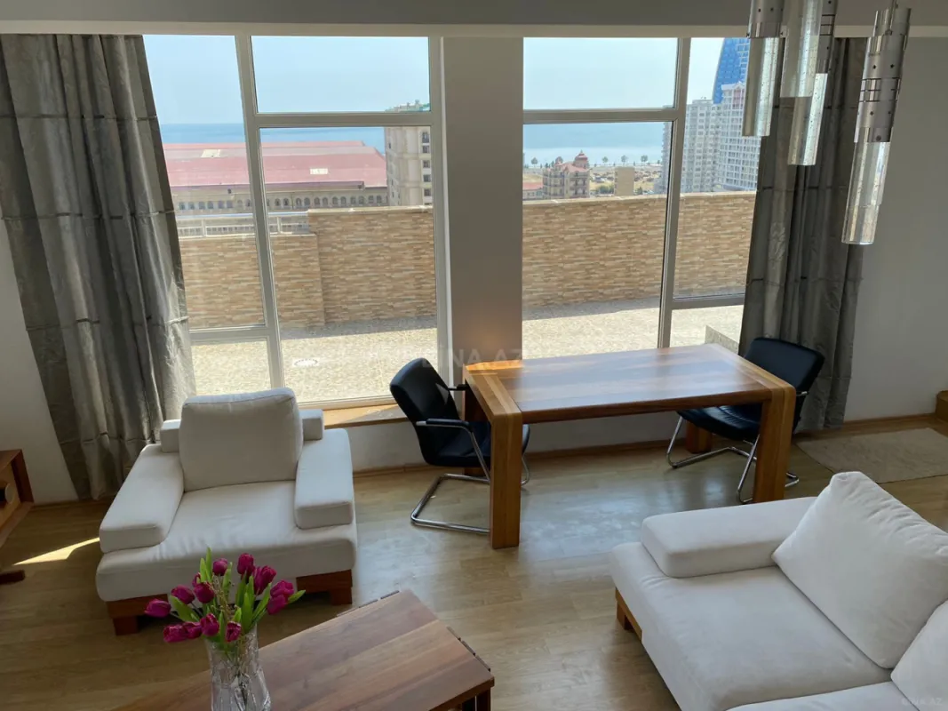 Satılır 2 otaqlı mənzil 124 m²