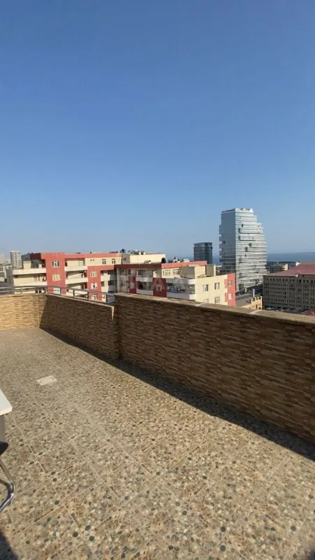 Satılır 2 otaqlı mənzil 124 m²