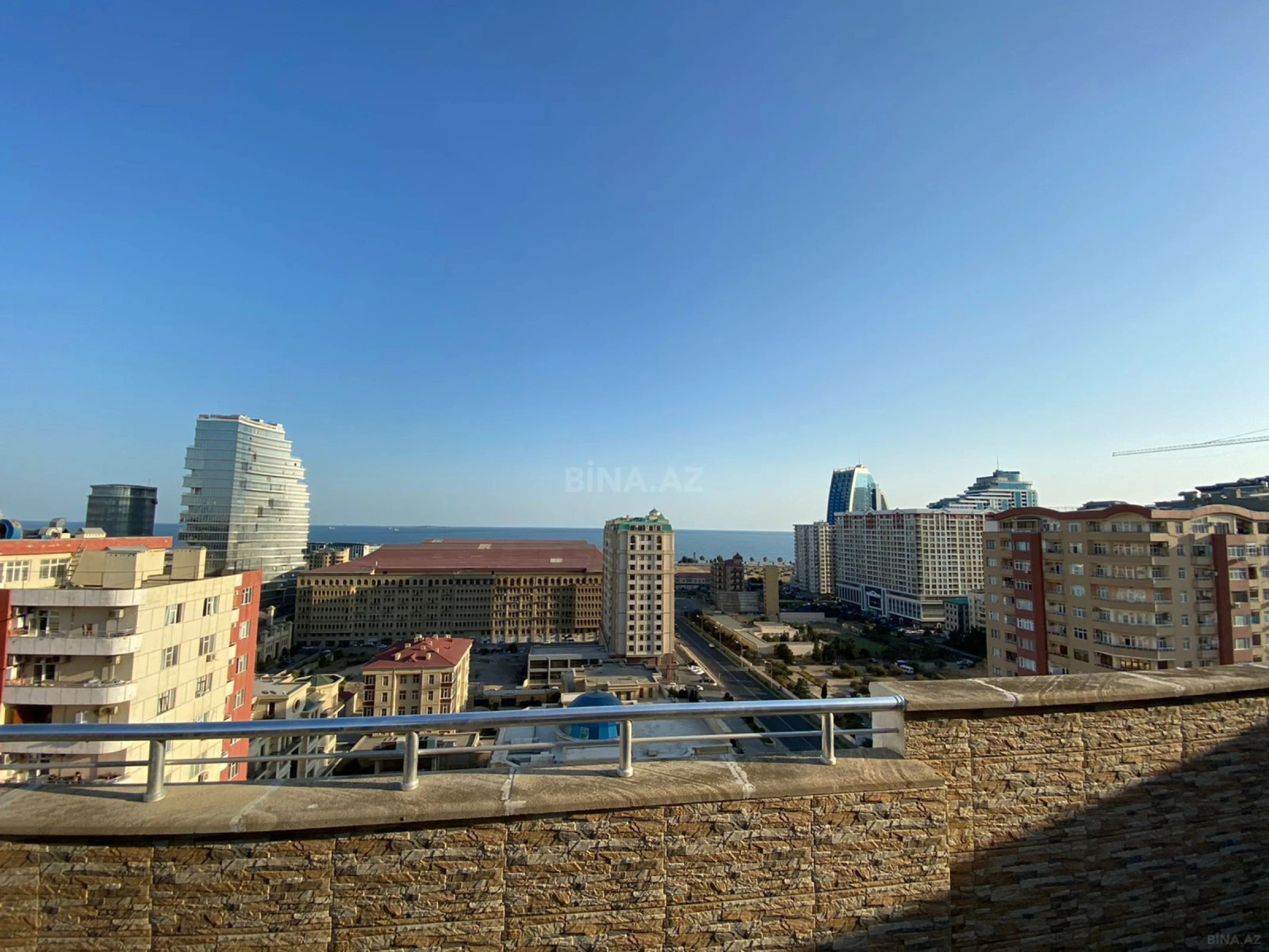 Satılır 2 otaqlı mənzil 124 m²