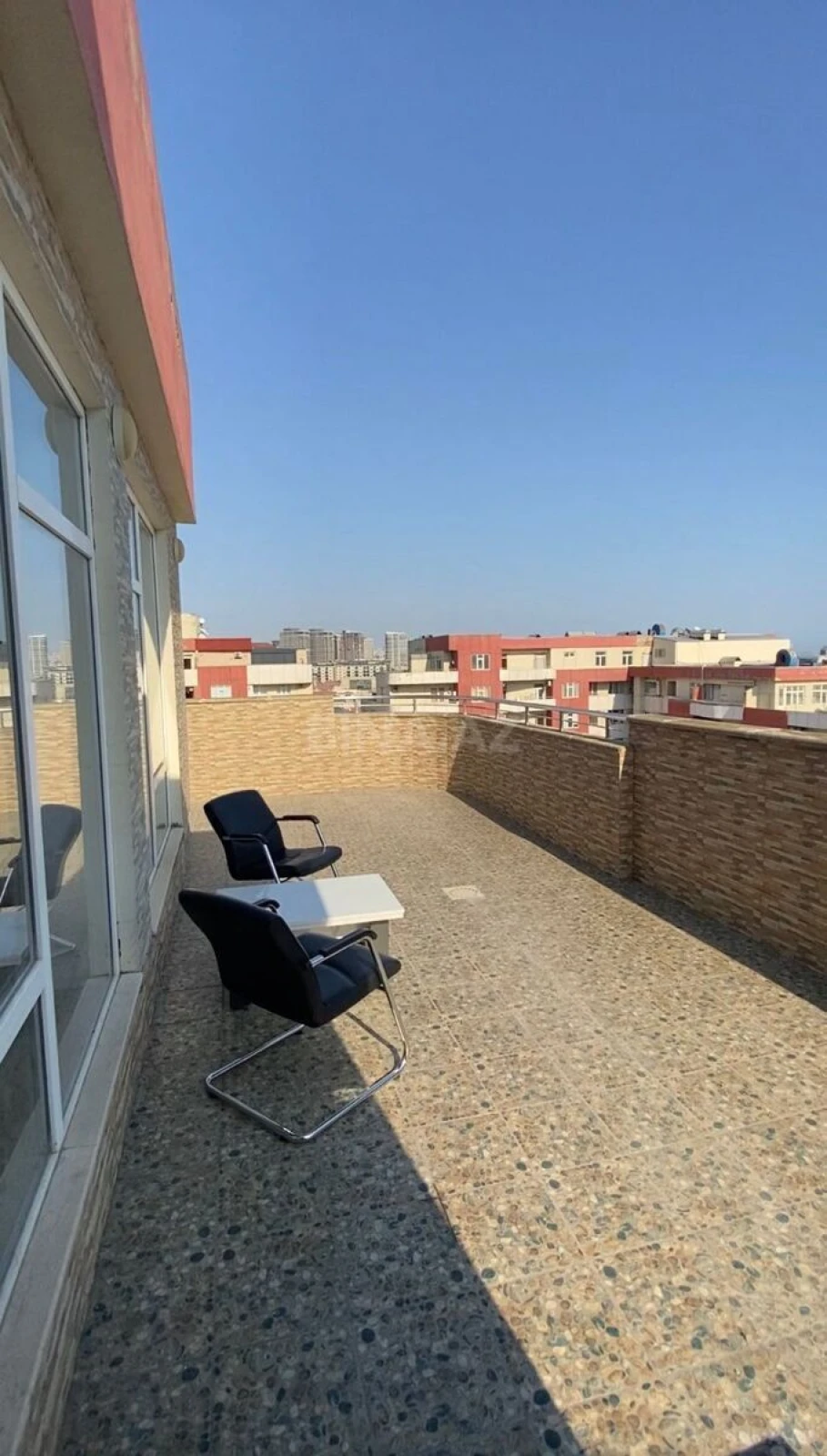 Satılır 2 otaqlı mənzil 124 m²