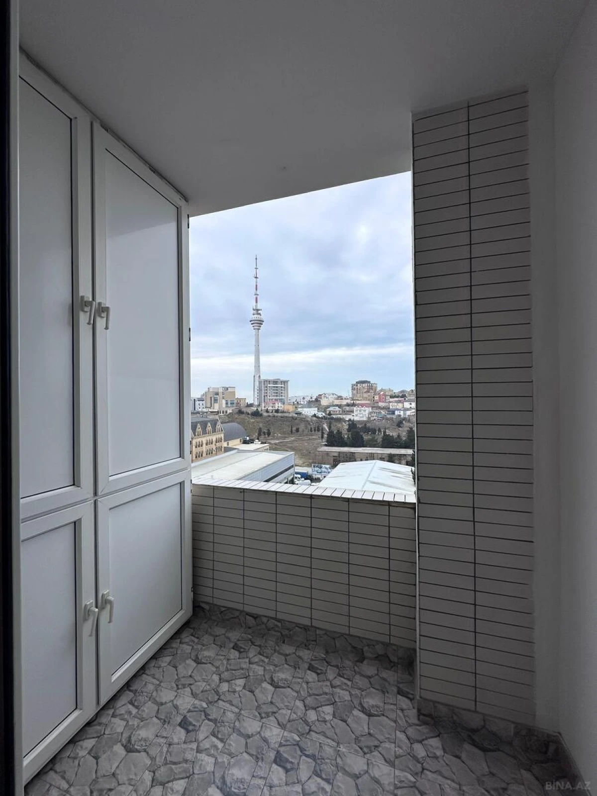 Satılır 3 otaqlı mənzil 82 m²