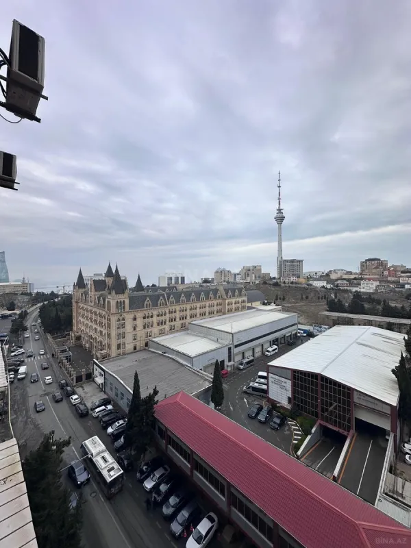 Satılır 3 otaqlı mənzil 82 m²