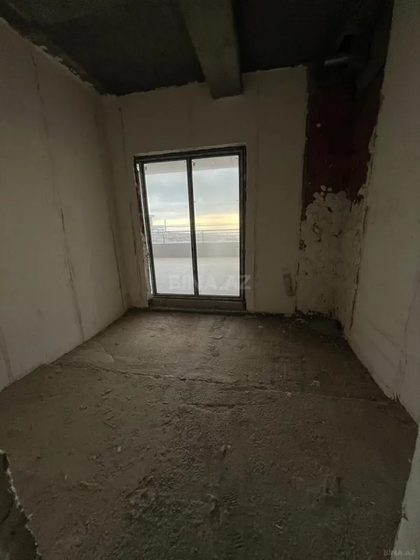 Satılır 5 otaqlı mənzil 396 m²