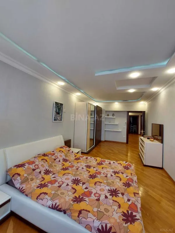 Kirayə verilir 3 otaqlı mənzil 135 m²