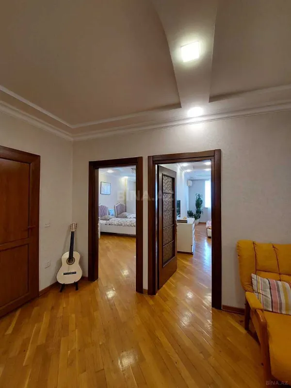 Kirayə verilir 3 otaqlı mənzil 135 m²