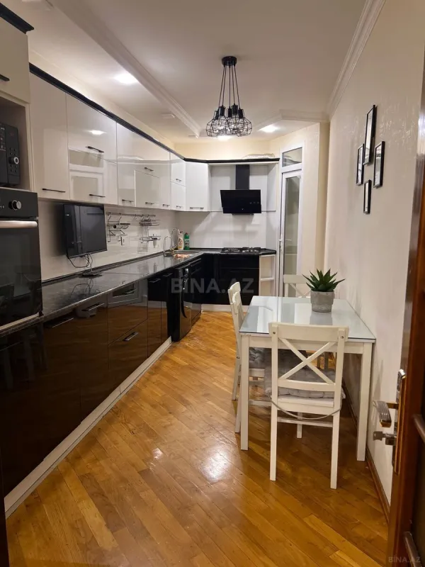 Kirayə verilir 3 otaqlı mənzil 135 m²