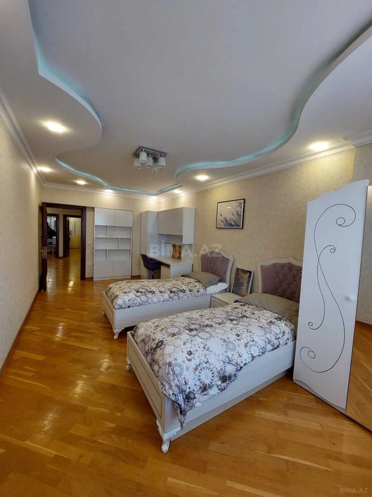 Kirayə verilir 3 otaqlı mənzil 135 m²
