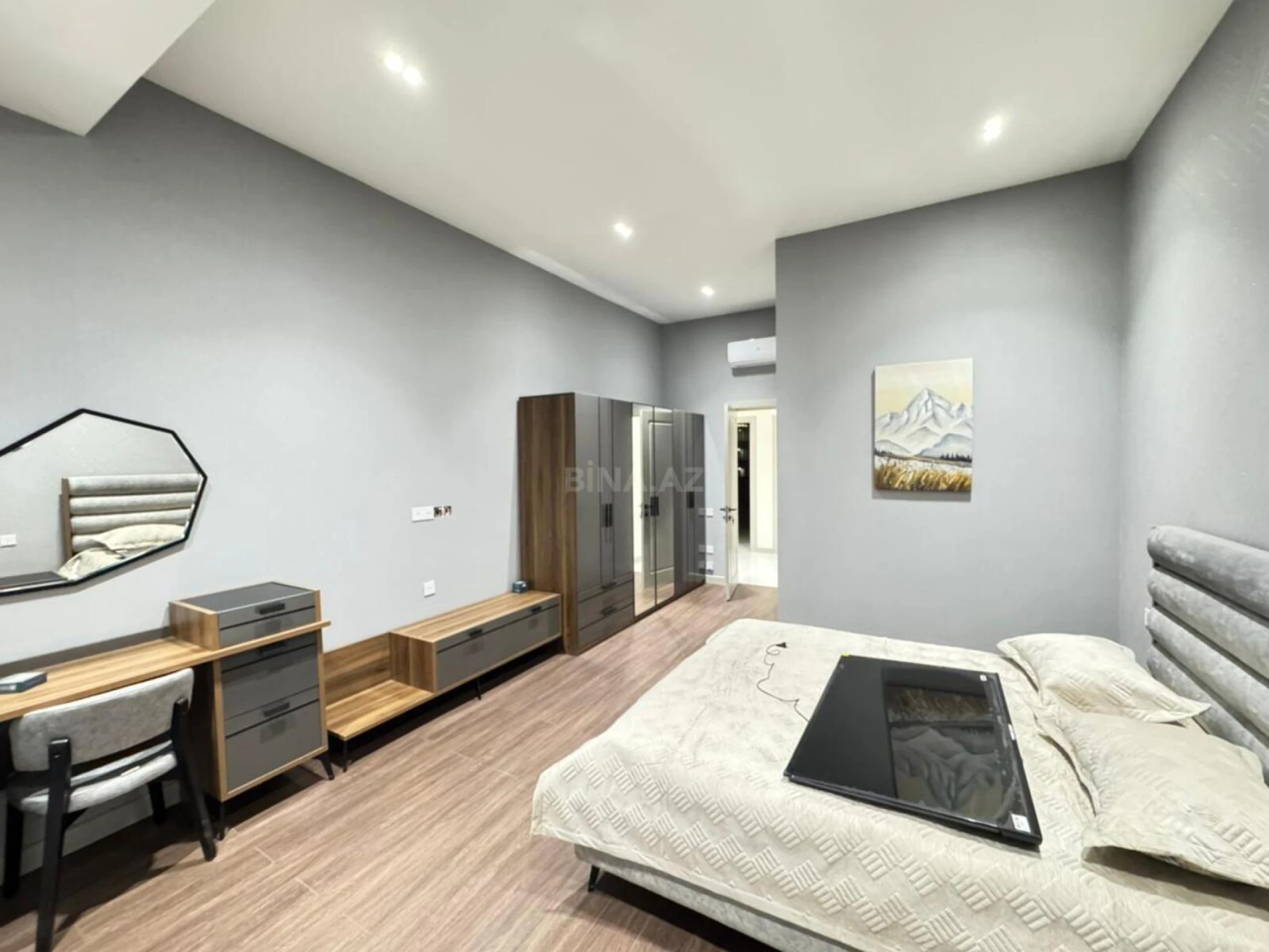 Kirayə verilir 3 otaqlı mənzil 140 m²