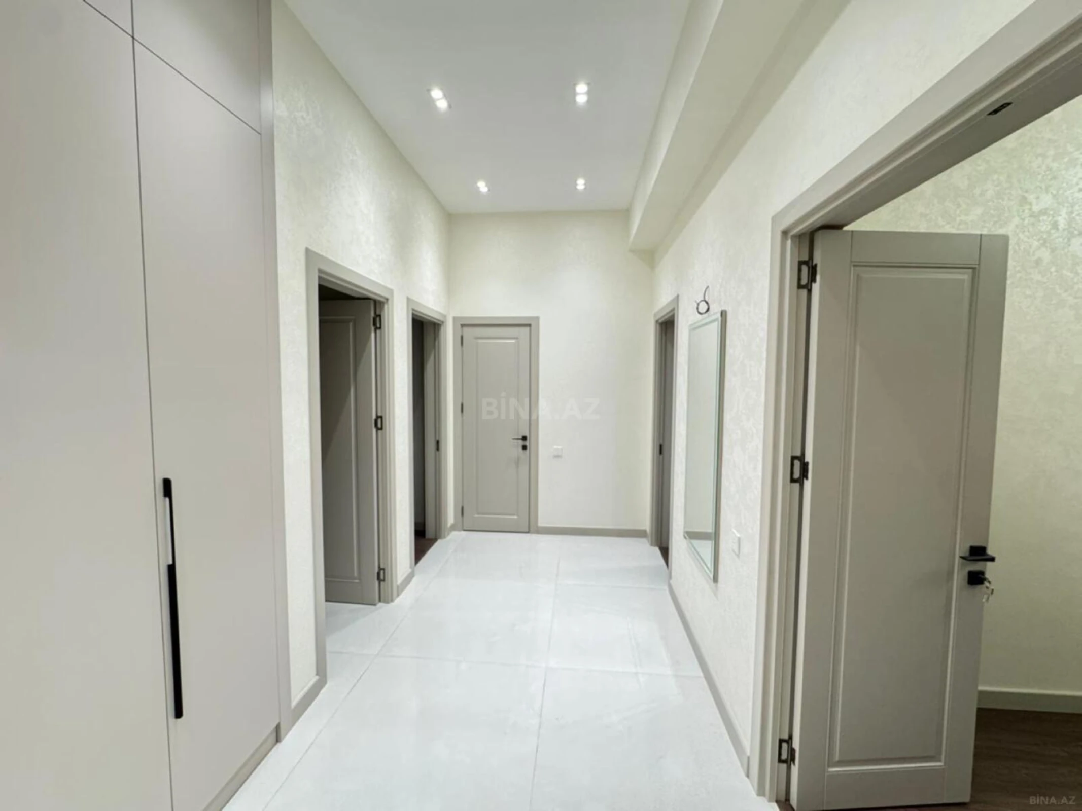 Kirayə verilir 3 otaqlı mənzil 140 m²