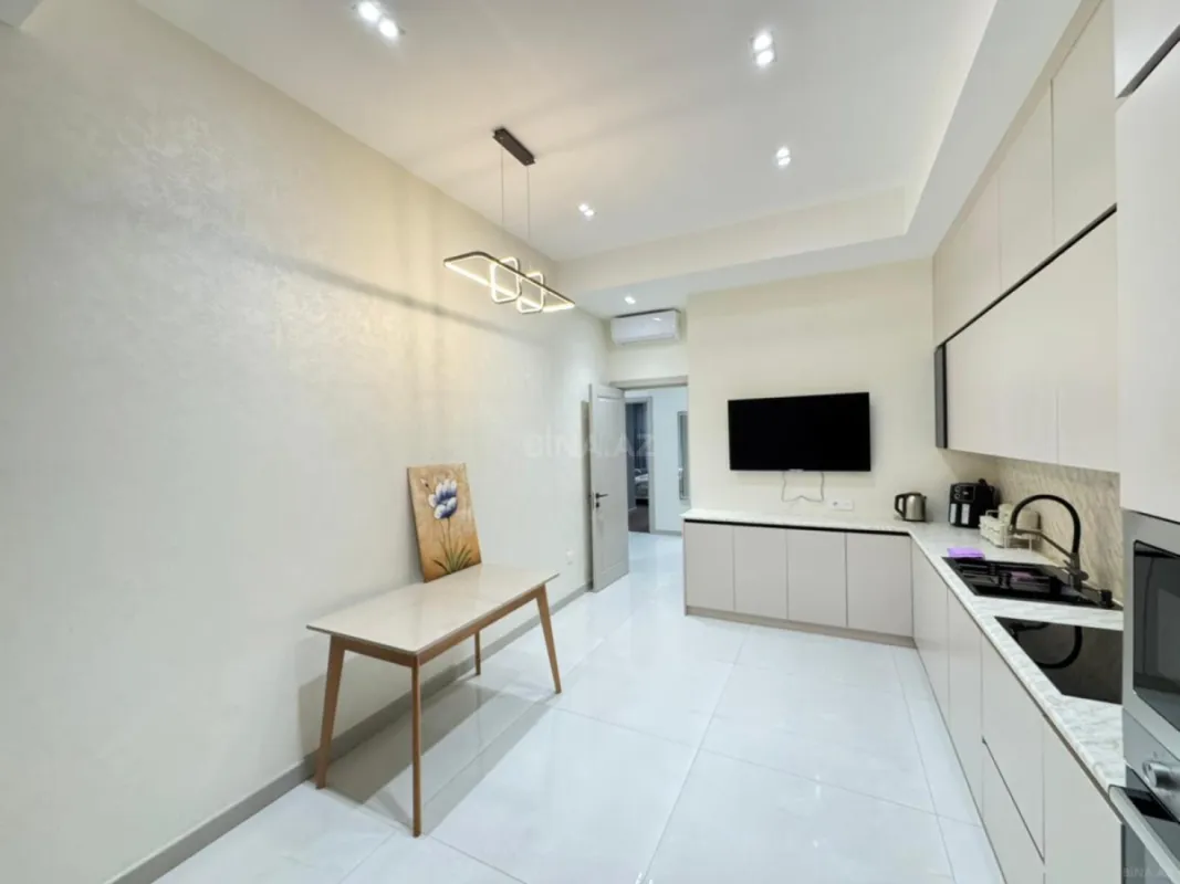 Kirayə verilir 3 otaqlı mənzil 140 m²