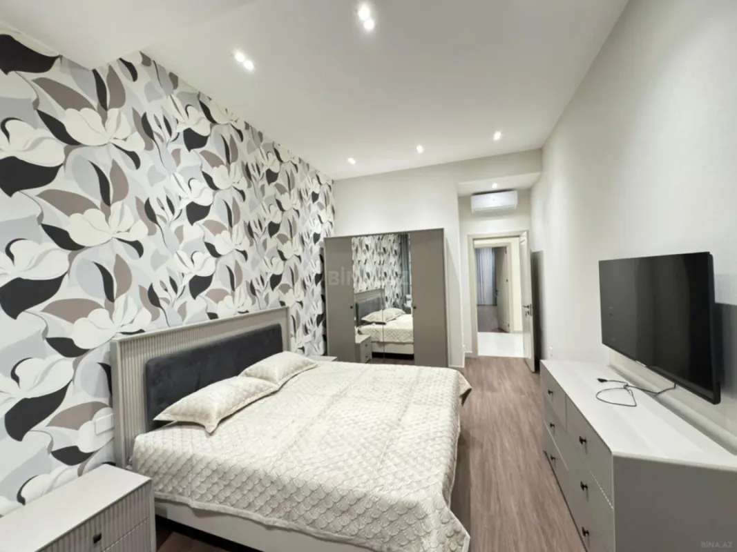 Kirayə verilir 3 otaqlı mənzil 140 m²