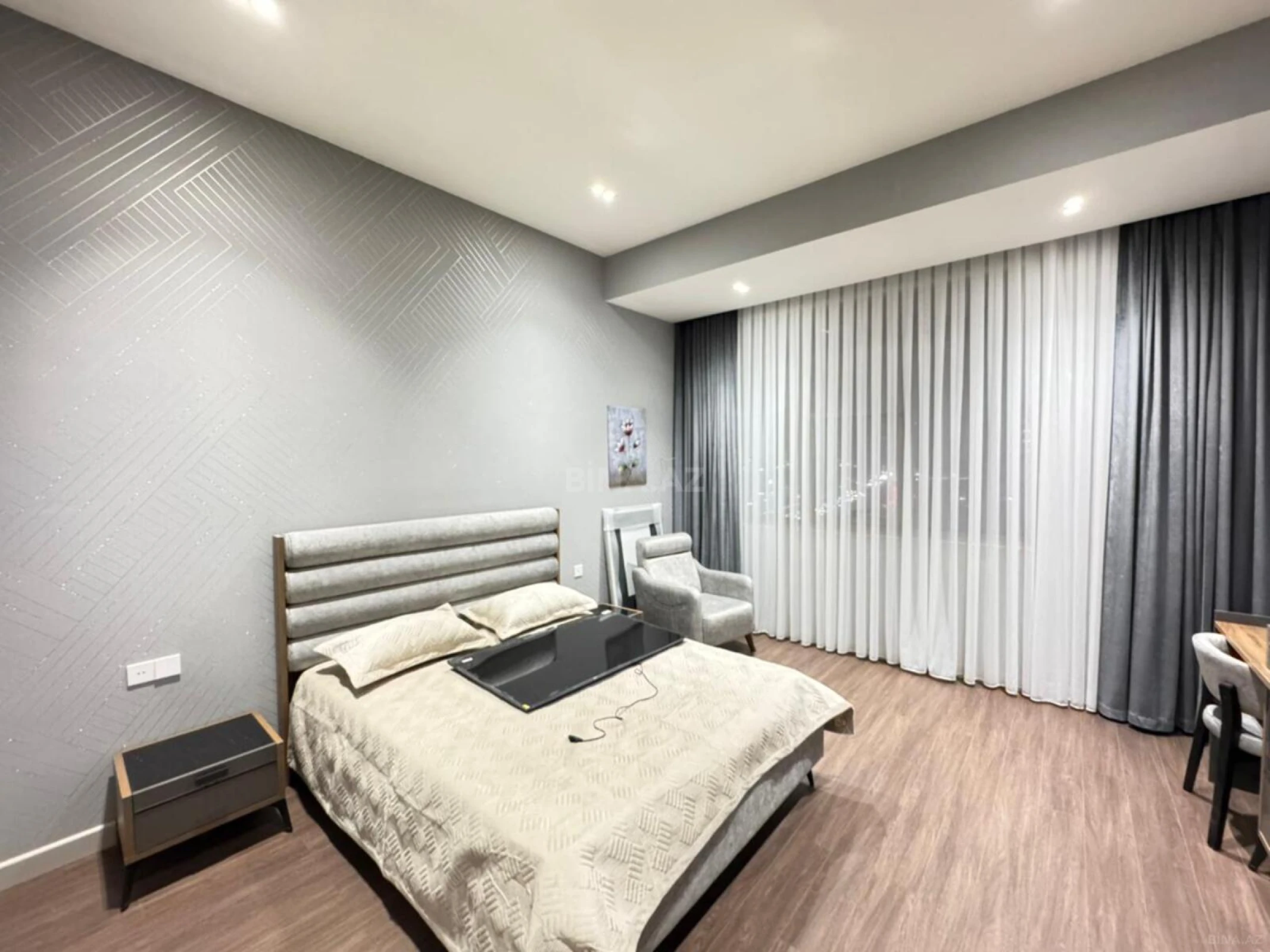 Kirayə verilir 3 otaqlı mənzil 140 m²