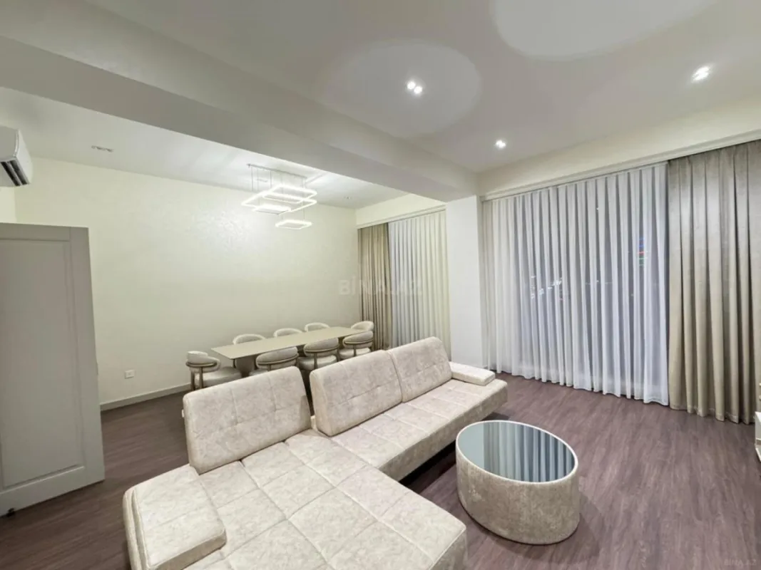 Kirayə verilir 3 otaqlı mənzil 140 m²