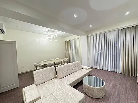 Kirayə verilir 3 otaqlı mənzil 140 m²