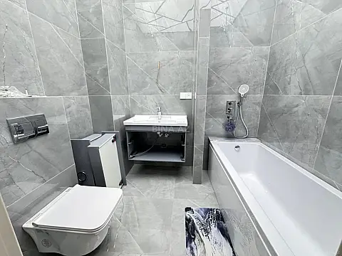 Kirayə verilir 3 otaqlı mənzil 140 m²