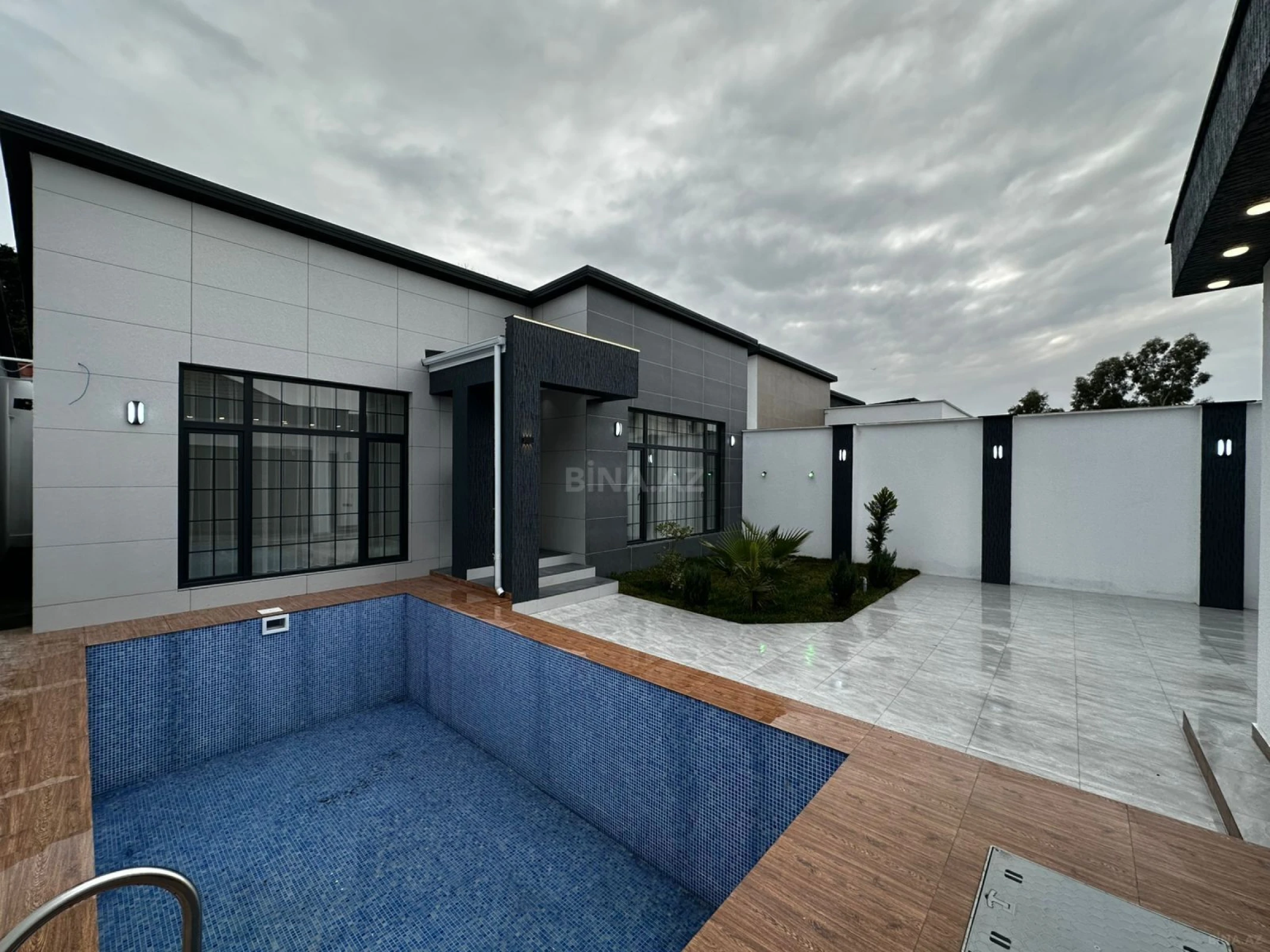 Satılır 4 otaqlı həyət evi 160 m²