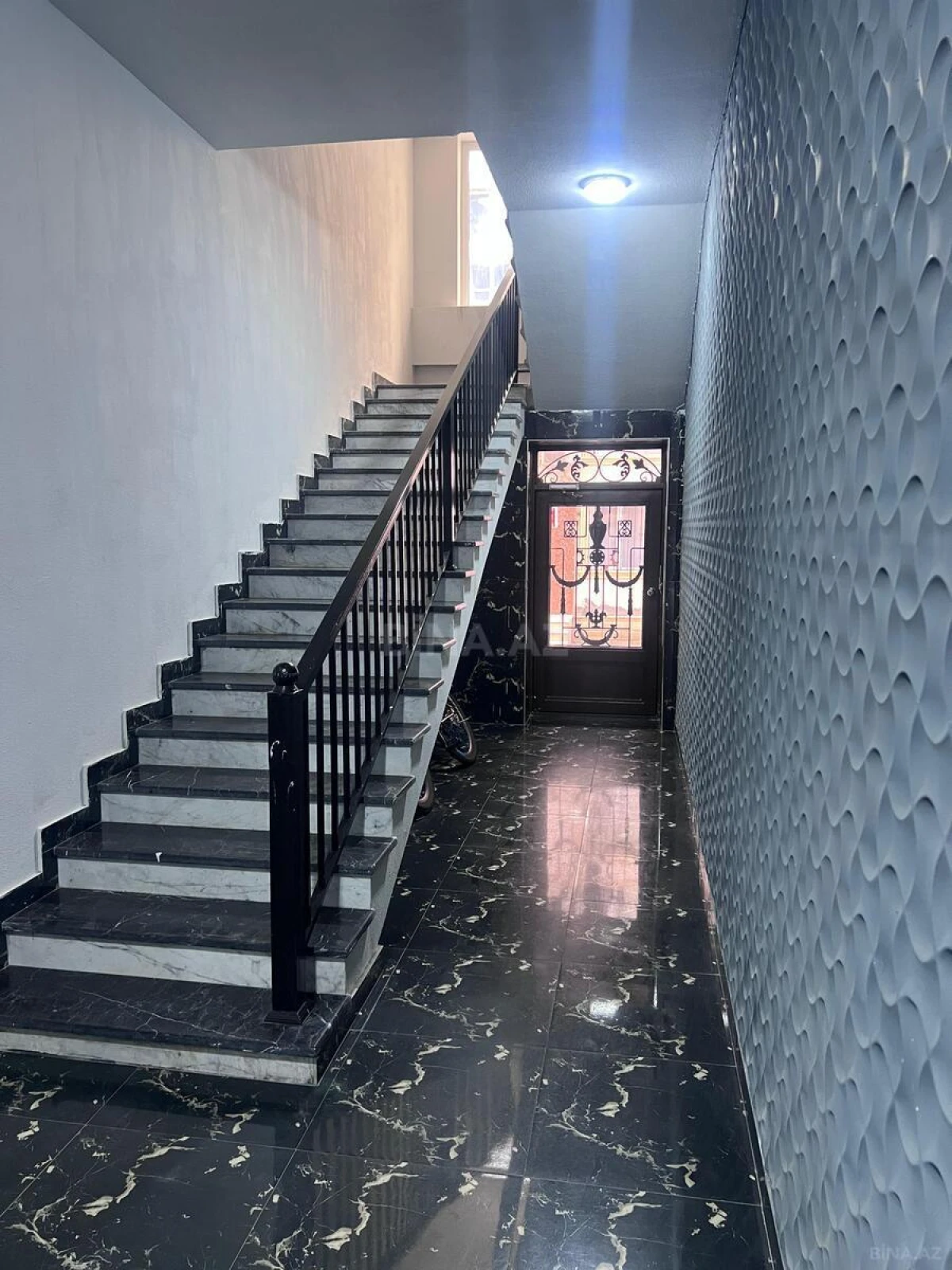 Satılır 2 otaqlı mənzil 74.1 m²