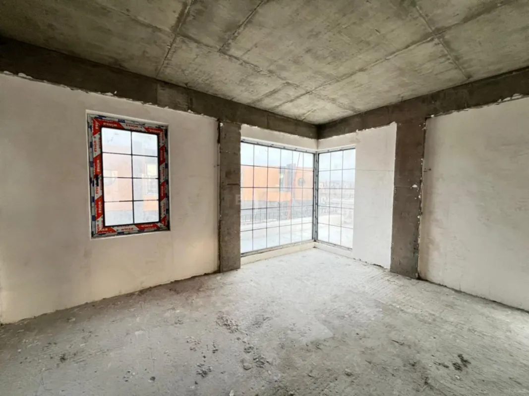 Satılır 8 otaqlı mənzil 523 m²