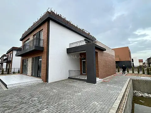 Satılır 8 otaqlı mənzil 523 m²