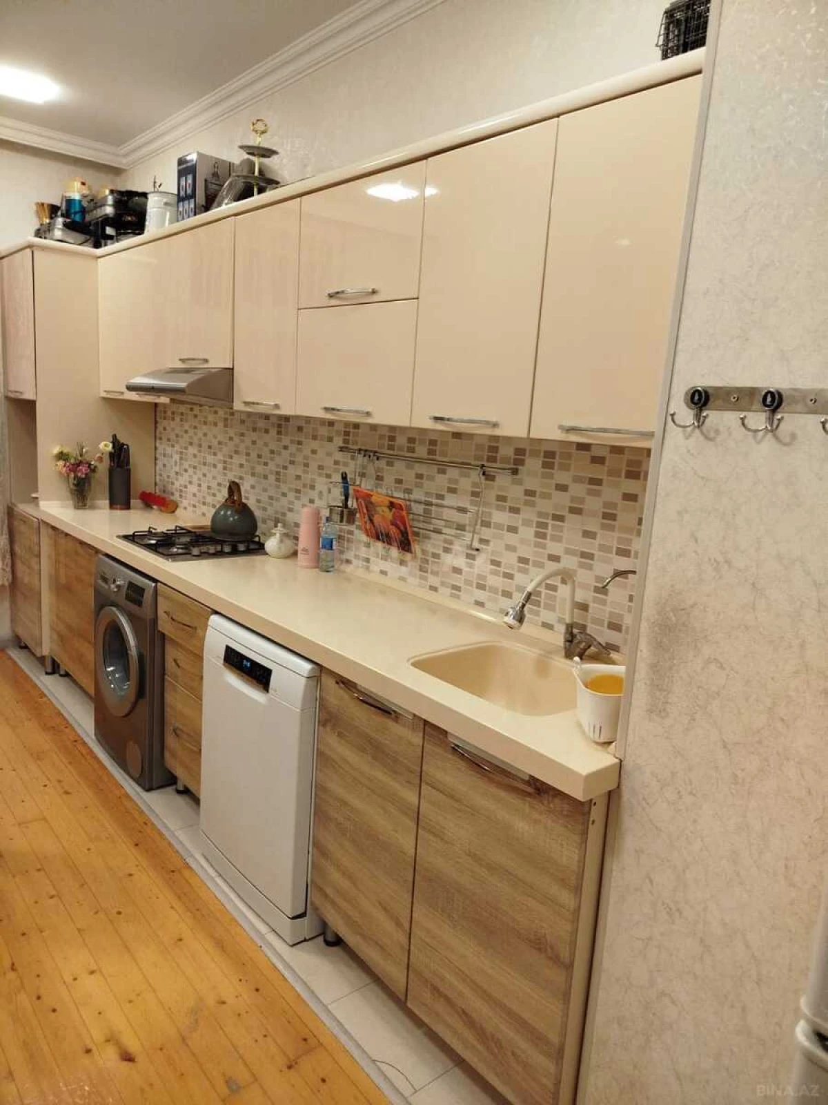 Satılır 2 otaqlı mənzil 81 m²