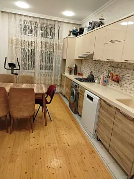 Satılır 2 otaqlı mənzil 81 m²