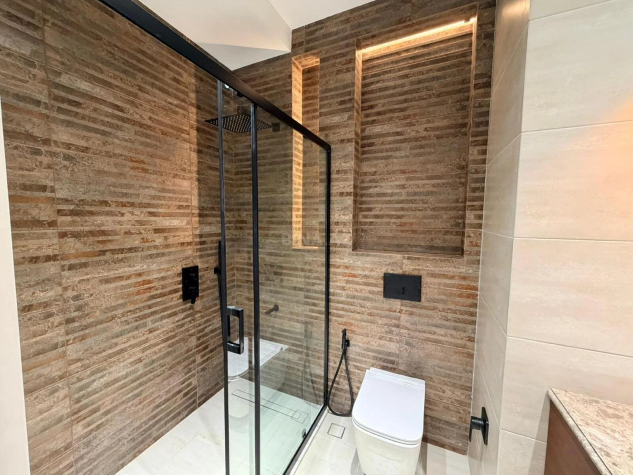 Satılır 2 otaqlı mənzil 80 m²