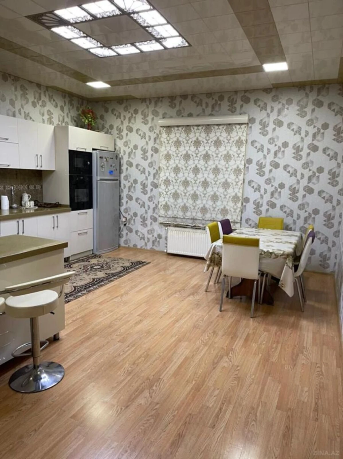 Satılır 5 otaqlı həyət evi 200 m²