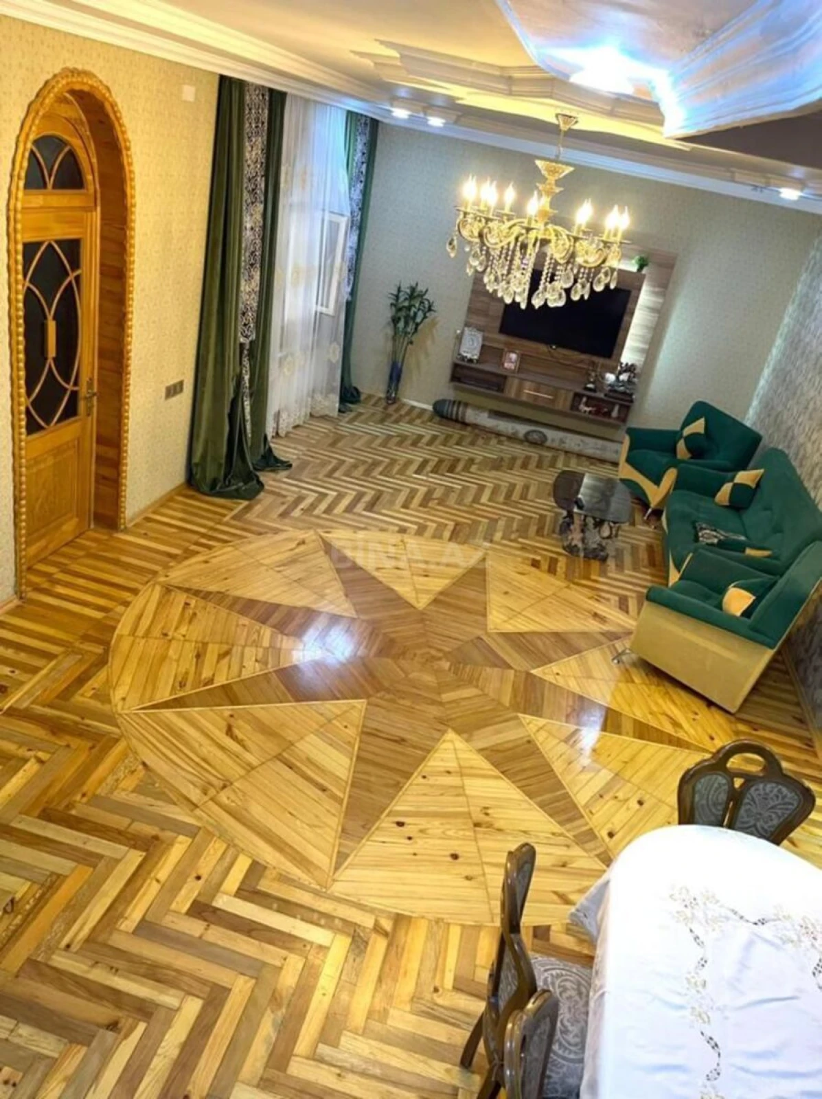 Satılır 5 otaqlı həyət evi 200 m²