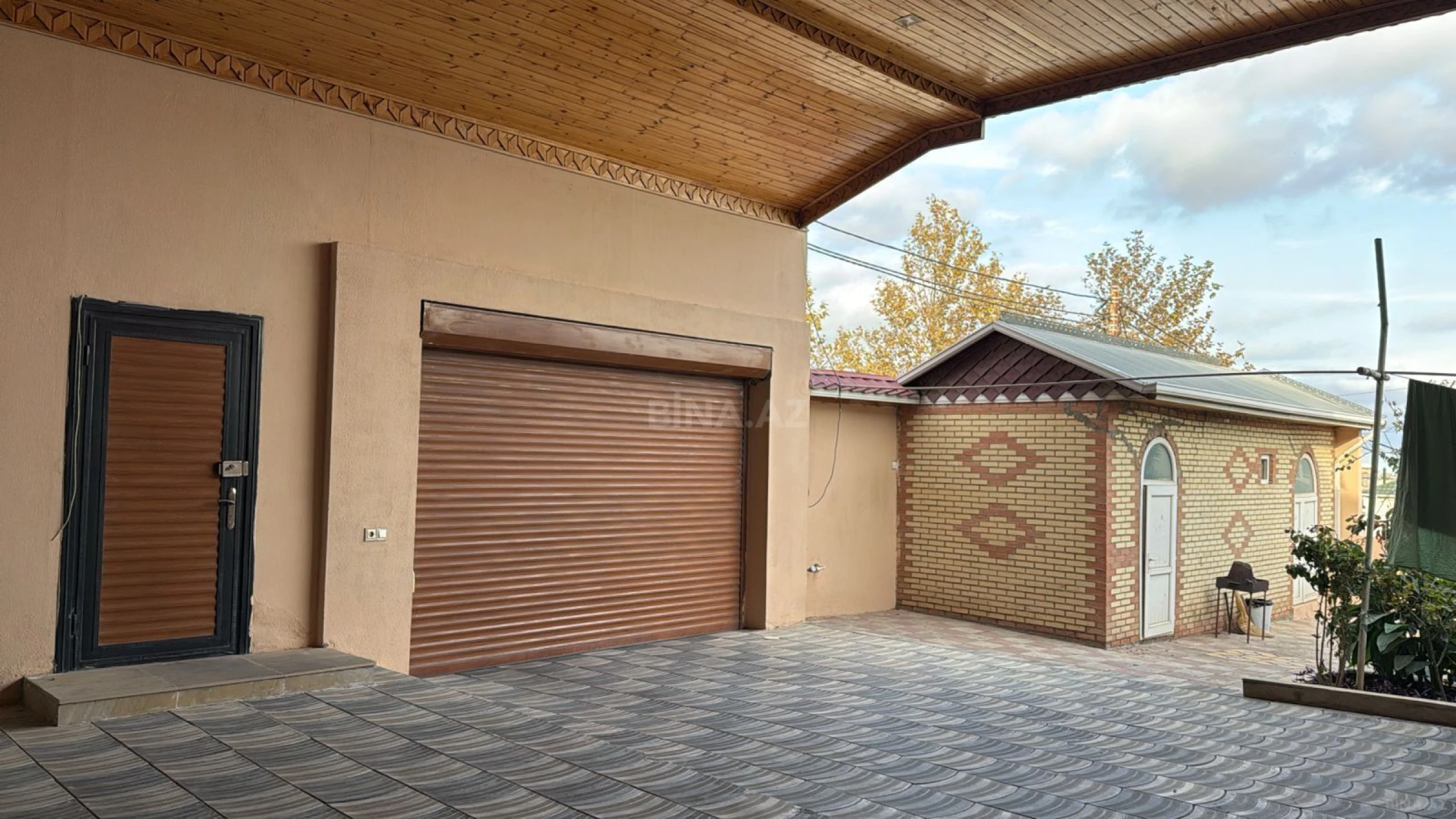 Satılır 5 otaqlı həyət evi 200 m²