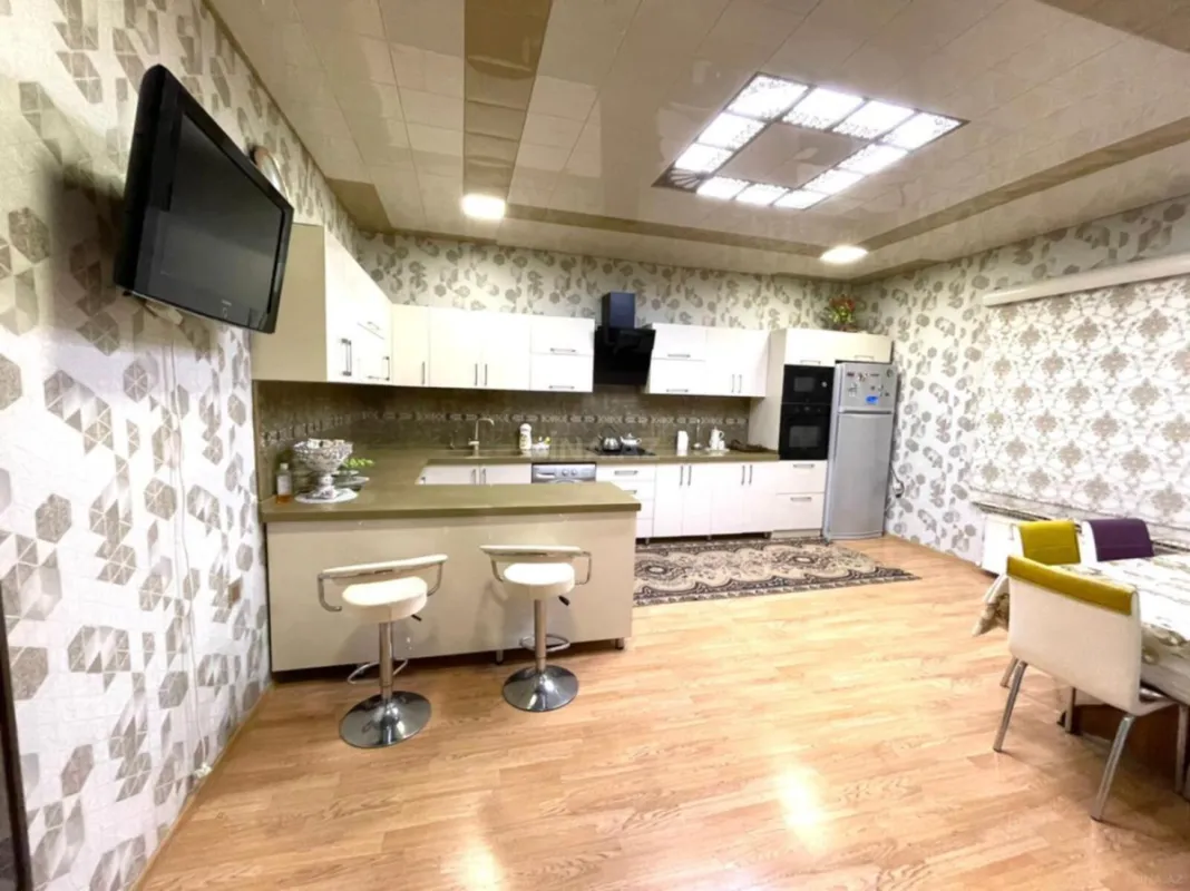 Satılır 5 otaqlı həyət evi 200 m²