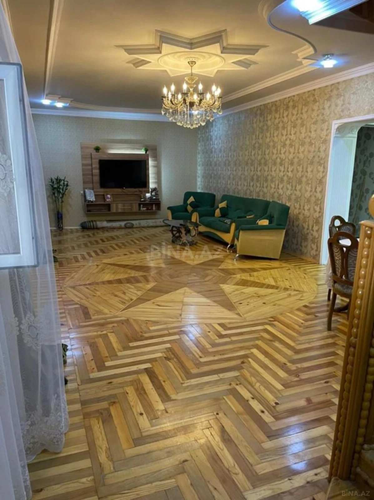 Satılır 5 otaqlı həyət evi 200 m²