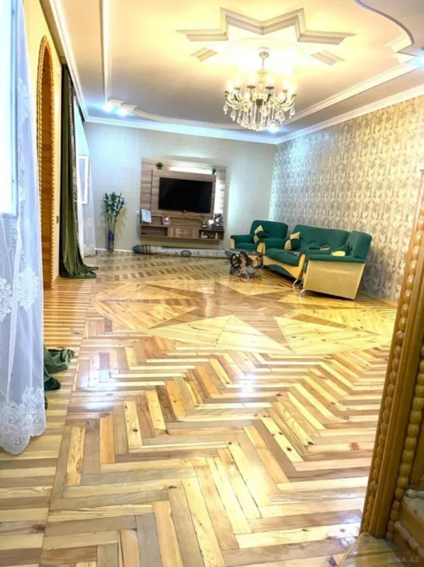 Satılır 5 otaqlı həyət evi 200 m²