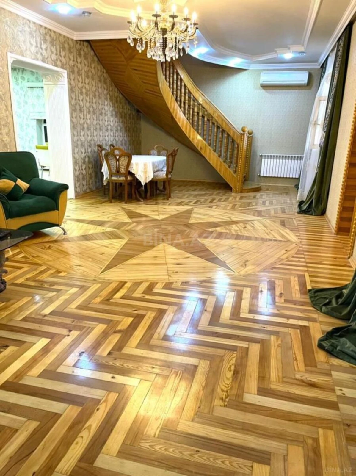 Satılır 5 otaqlı həyət evi 200 m²