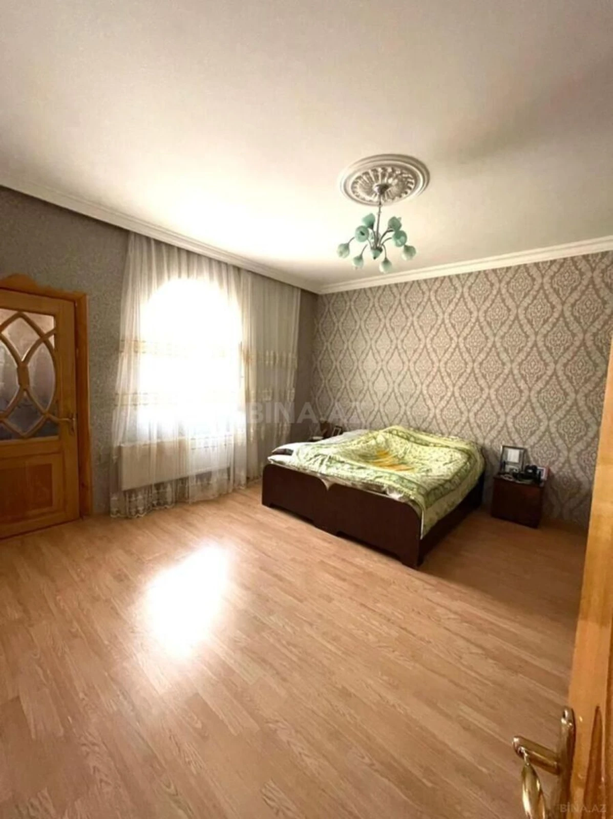 Satılır 5 otaqlı həyət evi 200 m²