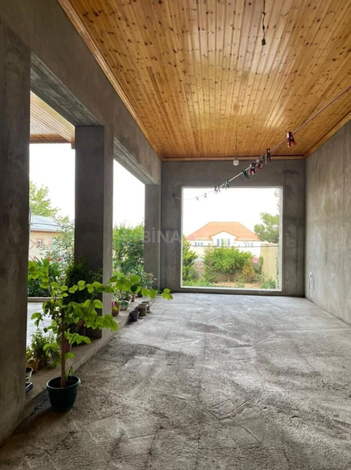 Satılır 5 otaqlı həyət evi 200 m²